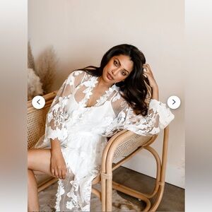 Lace bridal robe in White